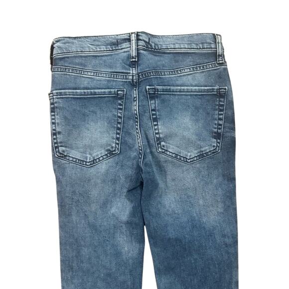 Free People Distressed Skinny Ripped Knee Jeans Blue Denim Women’s 25 Long NWT - Picture 4 of 5